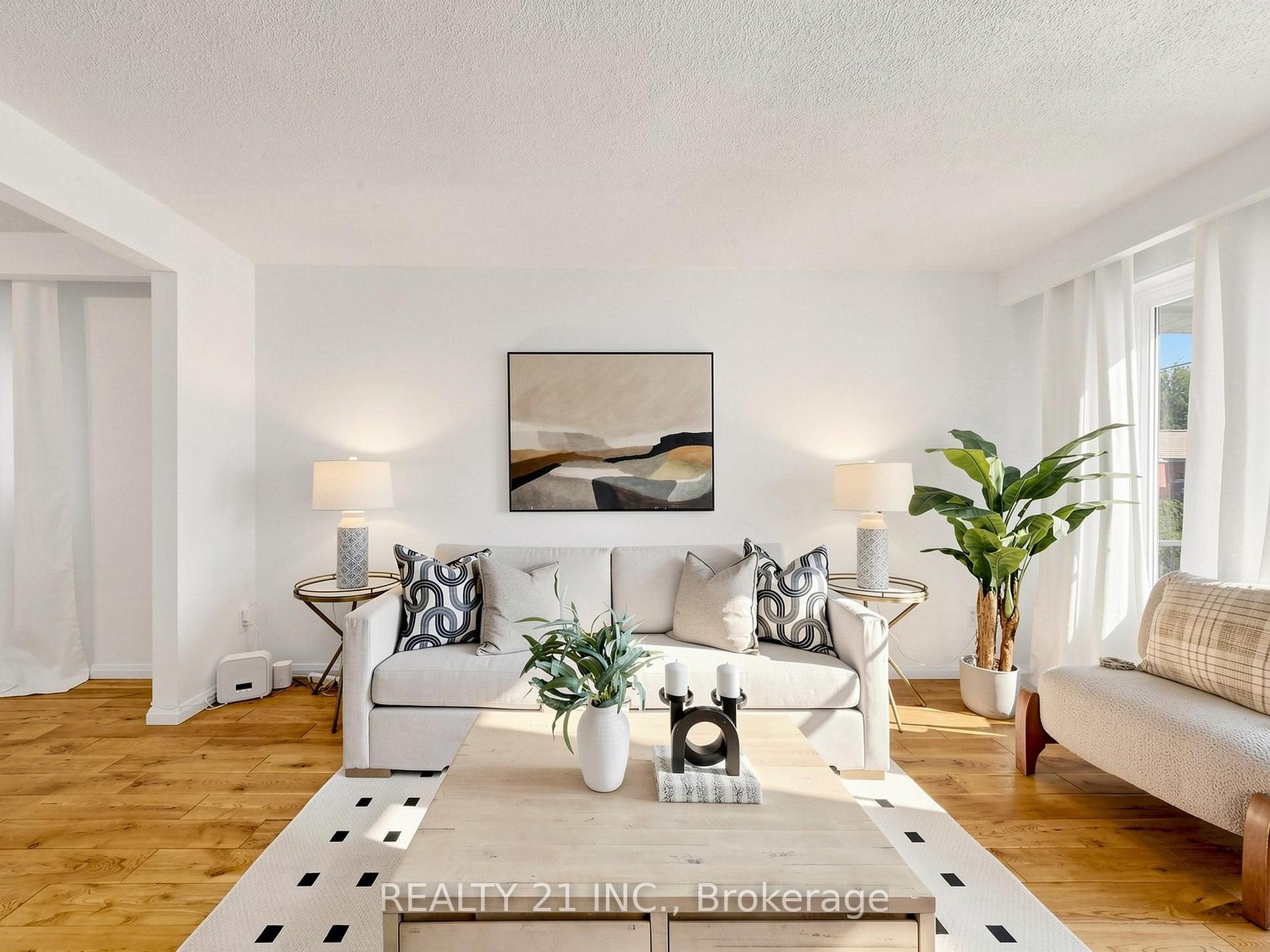 Photo 9 of 132 Harding Boulevard, Scarborough, Birchcliffe-Cliffside — HOMEH