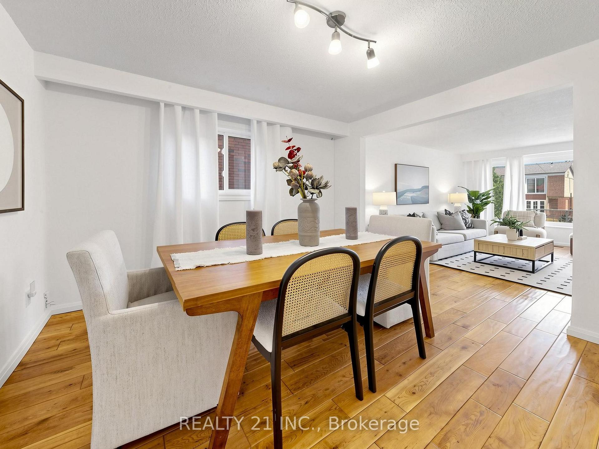 Photo 13 of 132 Harding Boulevard, Scarborough, Birchcliffe-Cliffside — HOMEH