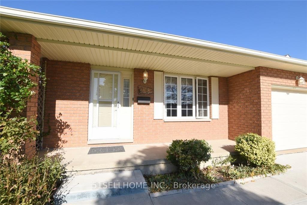 Photo 3 of 26 Featherwood Crescent, Hamilton, Stoney Creek Mountain — HOMEH