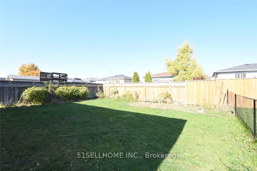 Photo 5 of 26 Featherwood Crescent, Hamilton, Stoney Creek Mountain — HOMEH