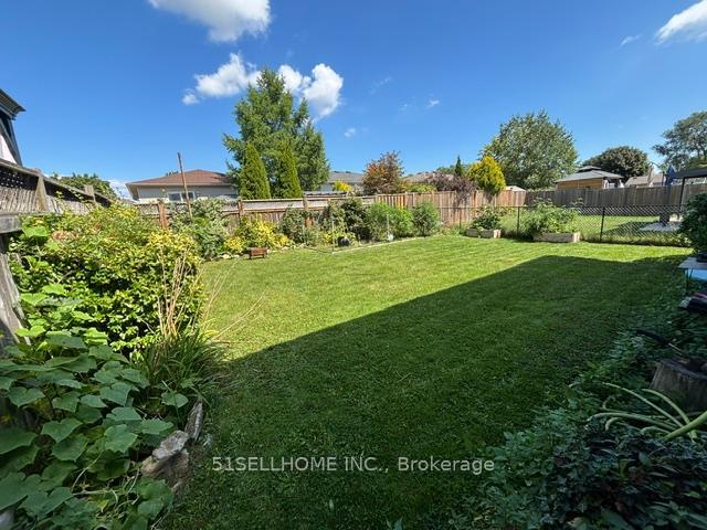 Photo 6 of 26 Featherwood Crescent, Hamilton, Stoney Creek Mountain — HOMEH