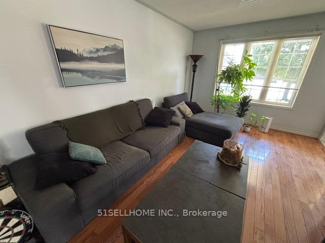 Photo 10 of 26 Featherwood Crescent, Hamilton, Stoney Creek Mountain — HOMEH