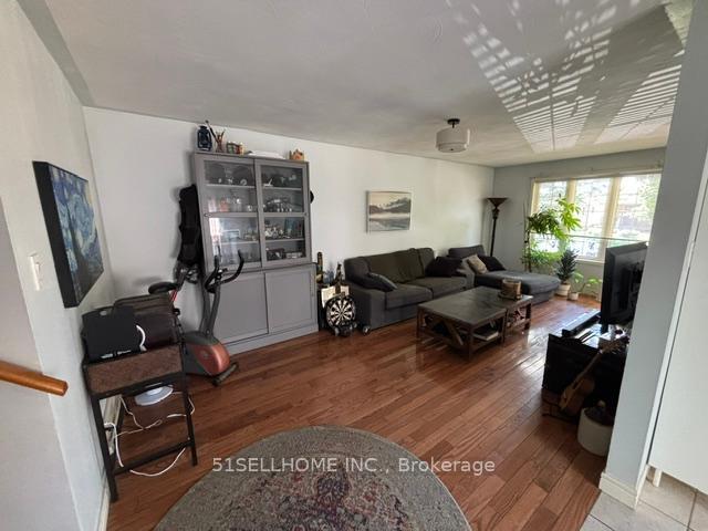Photo 16 of 26 Featherwood Crescent, Hamilton, Stoney Creek Mountain — HOMEH
