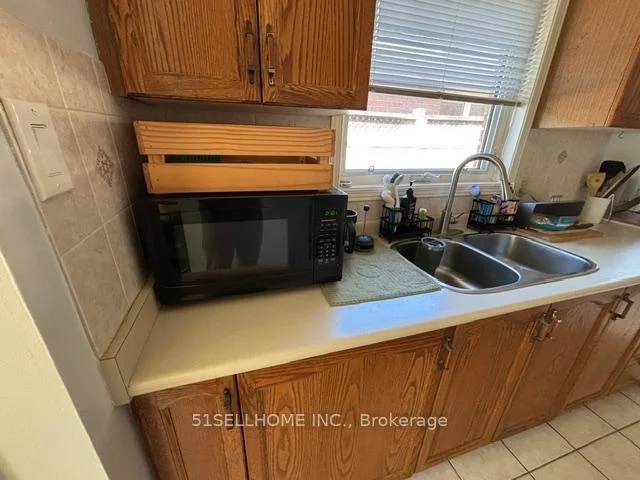 Photo 18 of 26 Featherwood Crescent, Hamilton, Stoney Creek Mountain — HOMEH