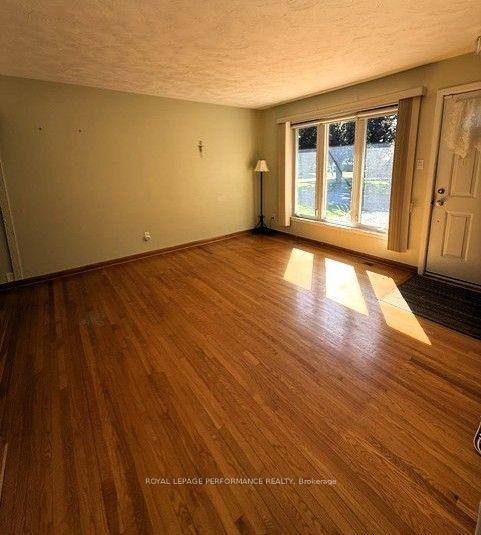 Photo 3 of 418 Bellevue Crescent, Cornwall, Cornwall — HOMEH