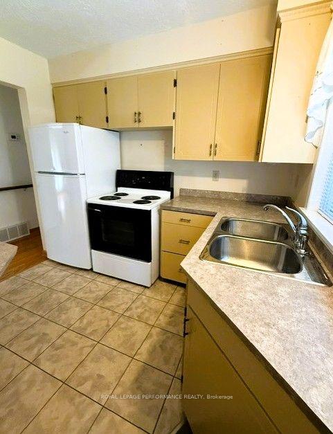 Photo 12 of 418 Bellevue Crescent, Cornwall, Cornwall — HOMEH