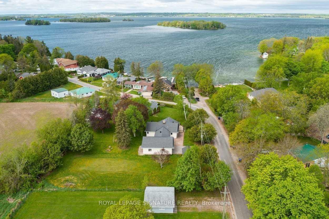 Photo of 5565 Fawn Bay Road