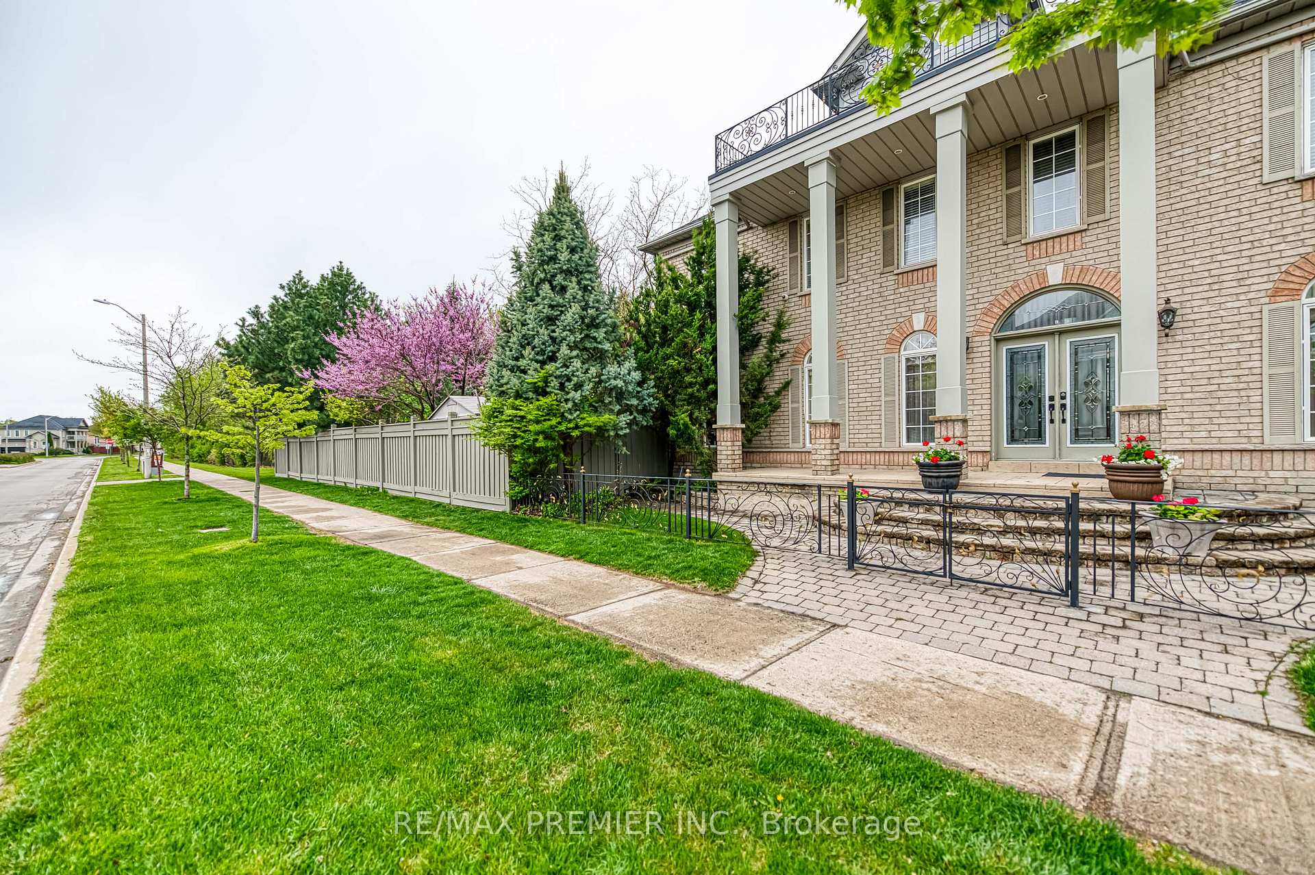 Photo 5 of Unit Bsmt, 1 Johnswood Crescent, Vaughan, Vellore Village — HOMEH