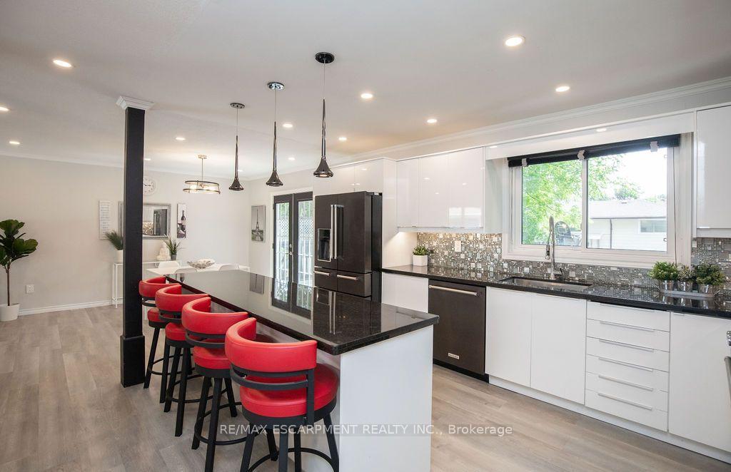Photo 14 of 57 Valery Court, Hamilton, Gilbert — HOMEH