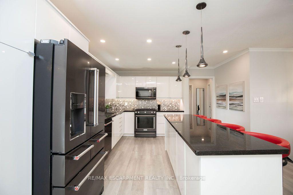 Photo 26 of 57 Valery Court, Hamilton, Gilbert — HOMEH