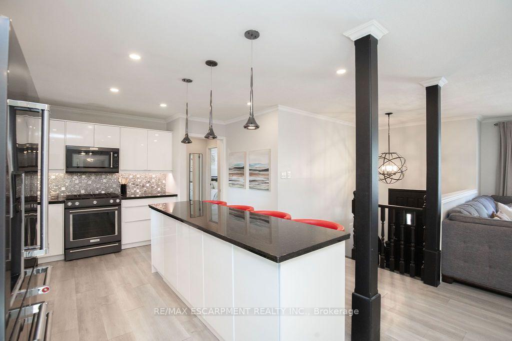 Photo 27 of 57 Valery Court, Hamilton, Gilbert — HOMEH