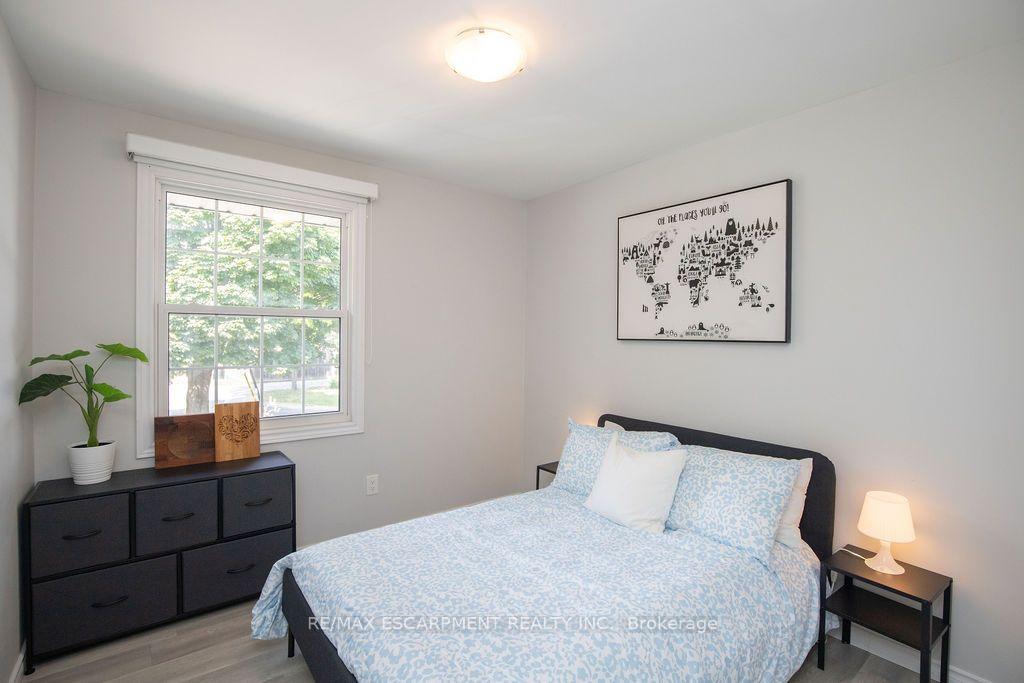 Photo 28 of 57 Valery Court, Hamilton, Gilbert — HOMEH