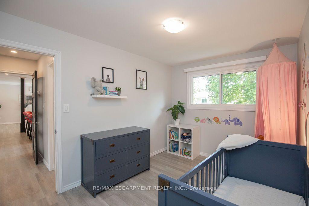 Photo 33 of 57 Valery Court, Hamilton, Gilbert — HOMEH