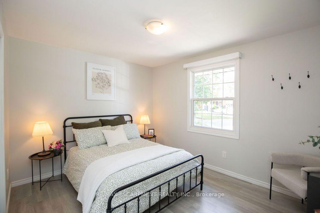 Photo 35 of 57 Valery Court, Hamilton, Gilbert — HOMEH