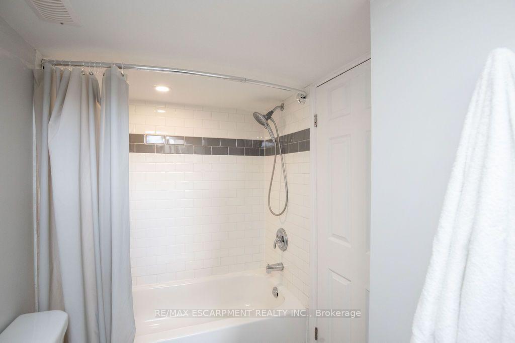 Photo 39 of 57 Valery Court, Hamilton, Gilbert — HOMEH