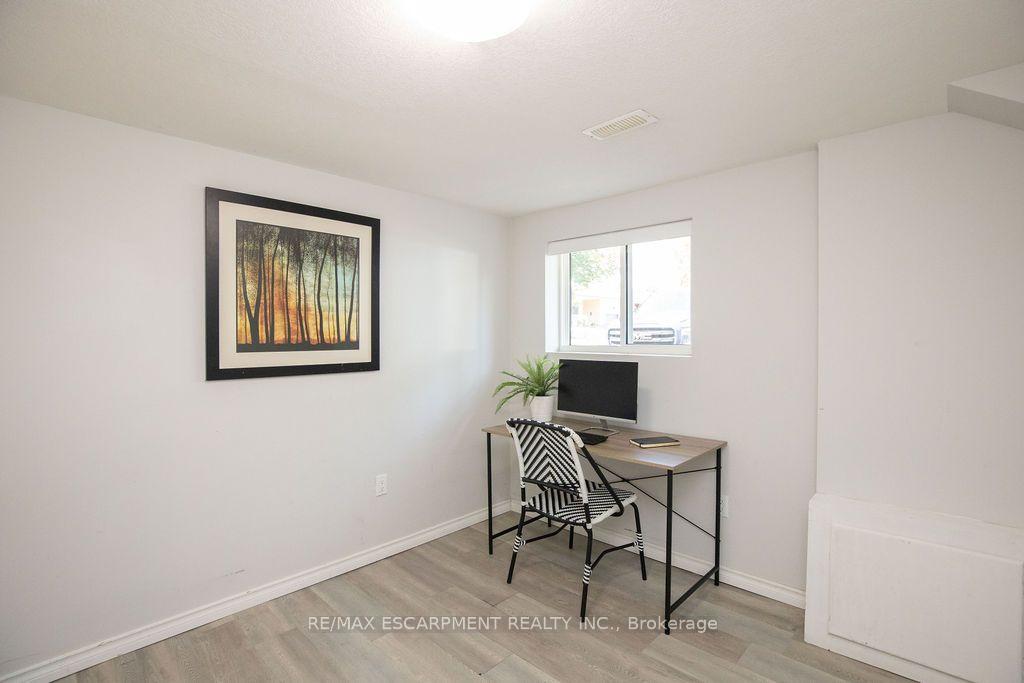 Photo 41 of 57 Valery Court, Hamilton, Gilbert — HOMEH