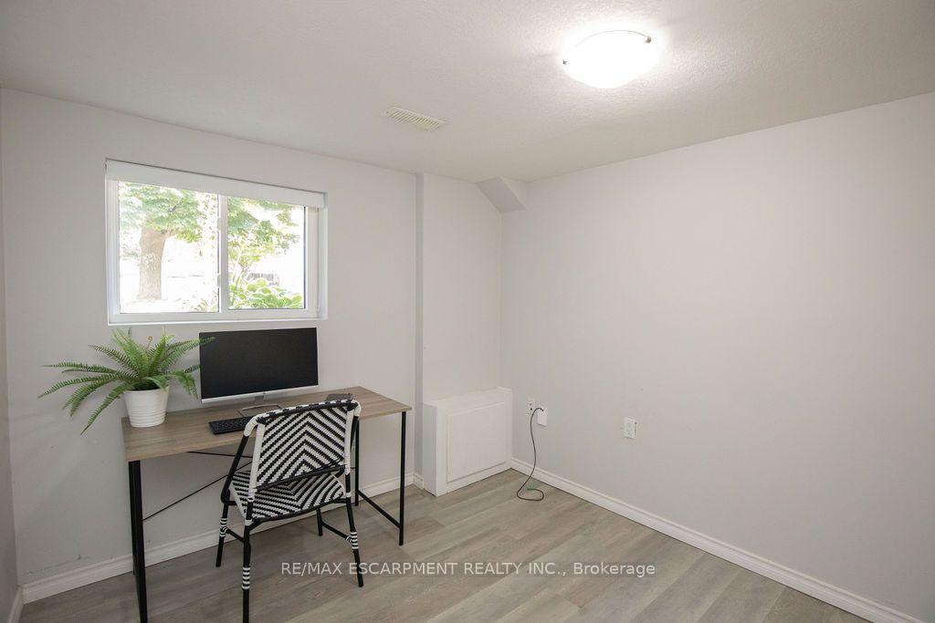 Photo 43 of 57 Valery Court, Hamilton, Gilbert — HOMEH