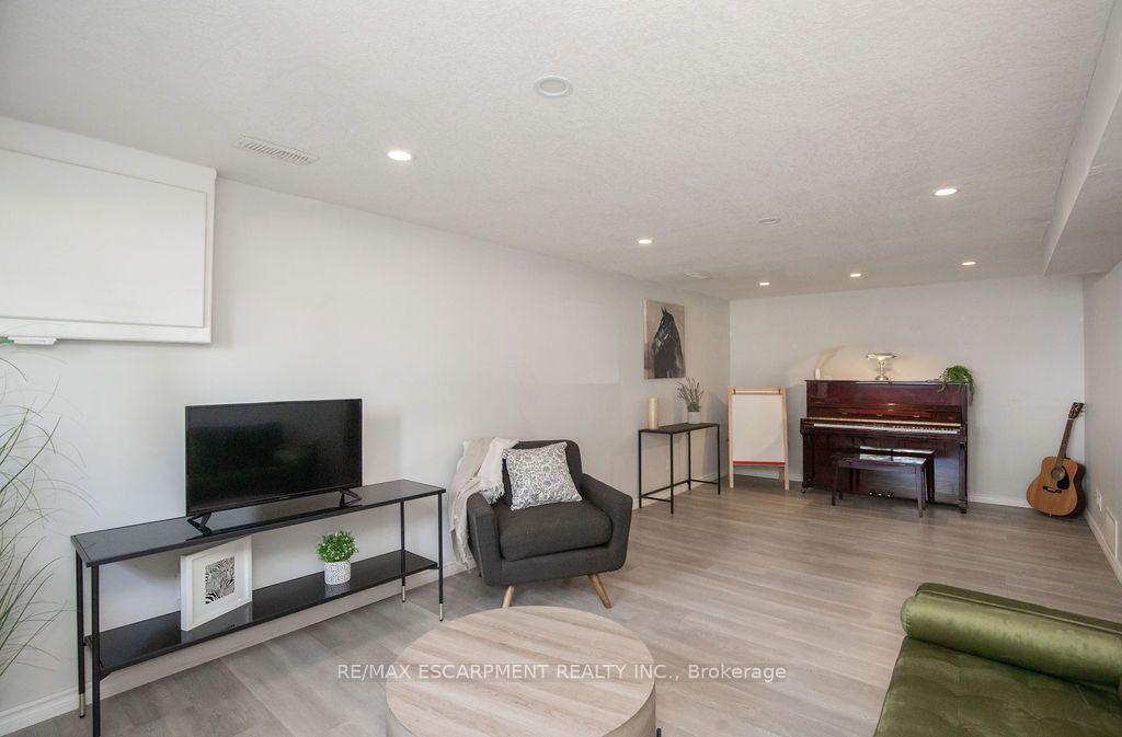 Photo 46 of 57 Valery Court, Hamilton, Gilbert — HOMEH