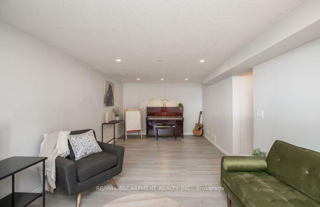 Photo 47 of 57 Valery Court, Hamilton, Gilbert — HOMEH