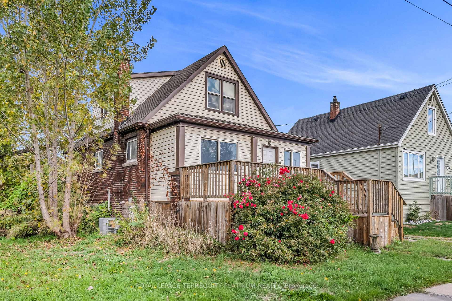 Photo 3 of 10 Locarno Avenue, Hamilton, Hamilton Beach — HOMEH