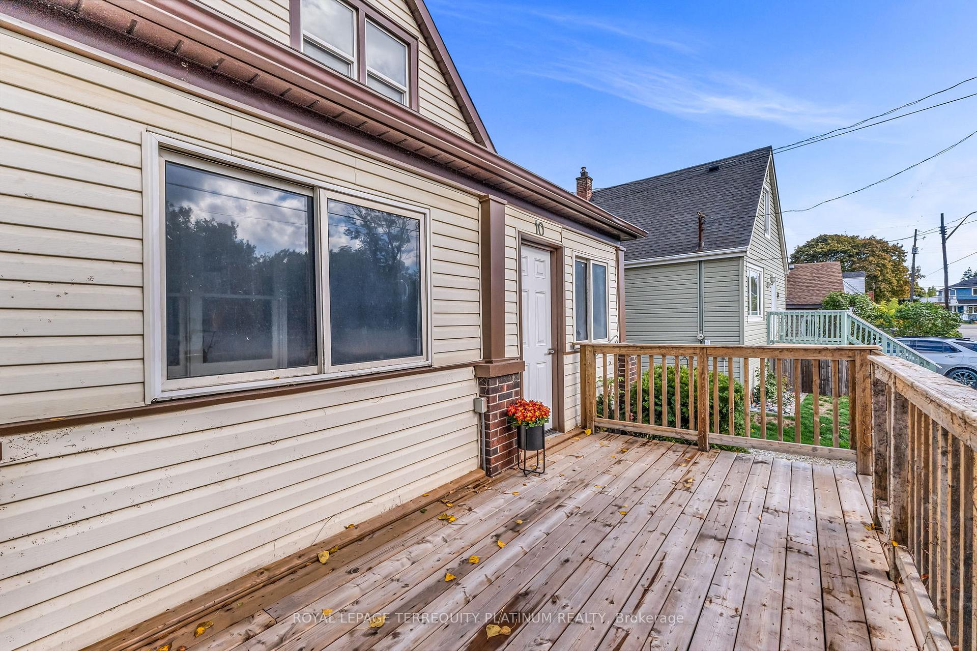 Photo 6 of 10 Locarno Avenue, Hamilton, Hamilton Beach — HOMEH