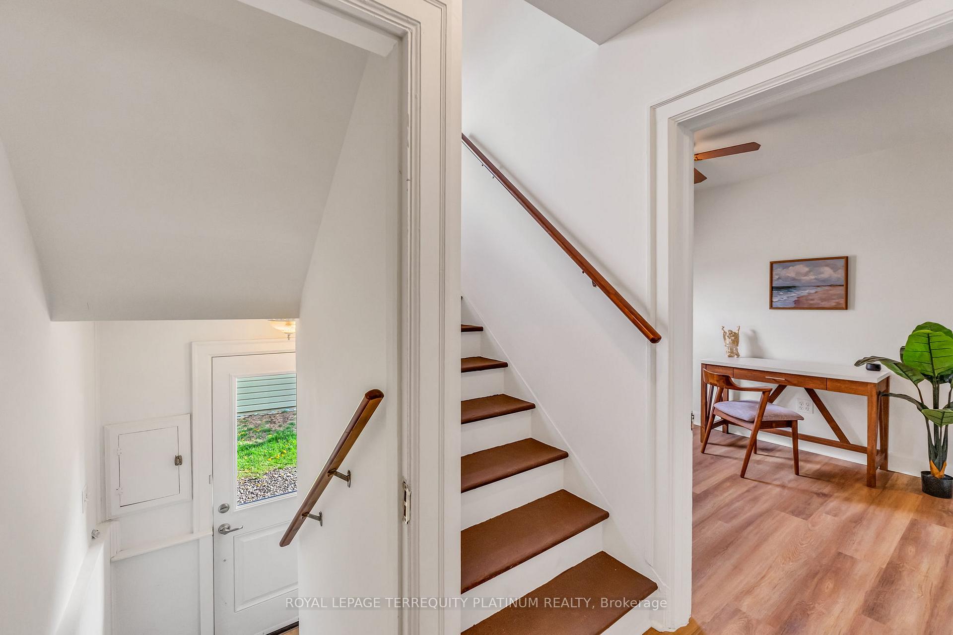 Photo 7 of 10 Locarno Avenue, Hamilton, Hamilton Beach — HOMEH