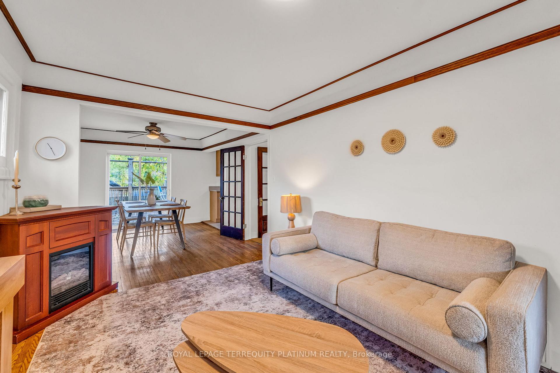 Photo 11 of 10 Locarno Avenue, Hamilton, Hamilton Beach — HOMEH
