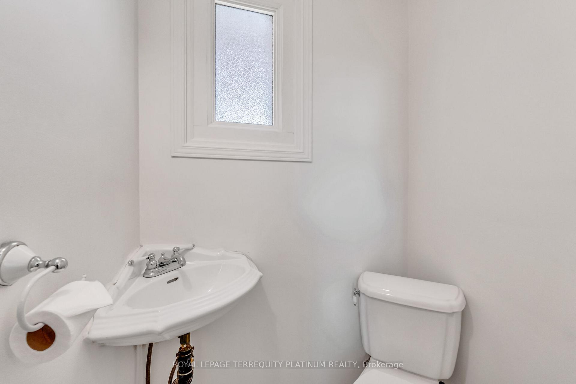 Photo 19 of 10 Locarno Avenue, Hamilton, Hamilton Beach — HOMEH
