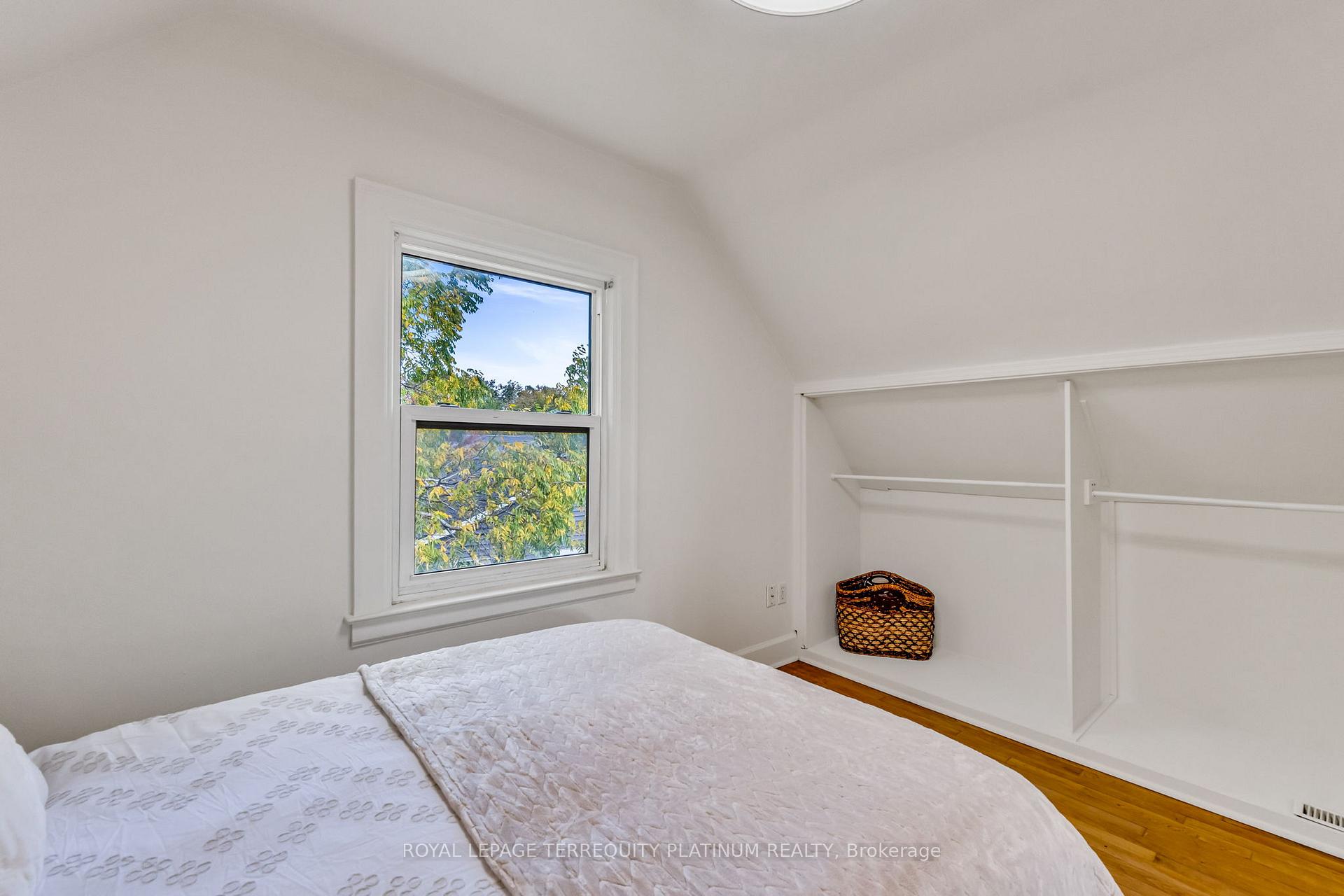 Photo 23 of 10 Locarno Avenue, Hamilton, Hamilton Beach — HOMEH