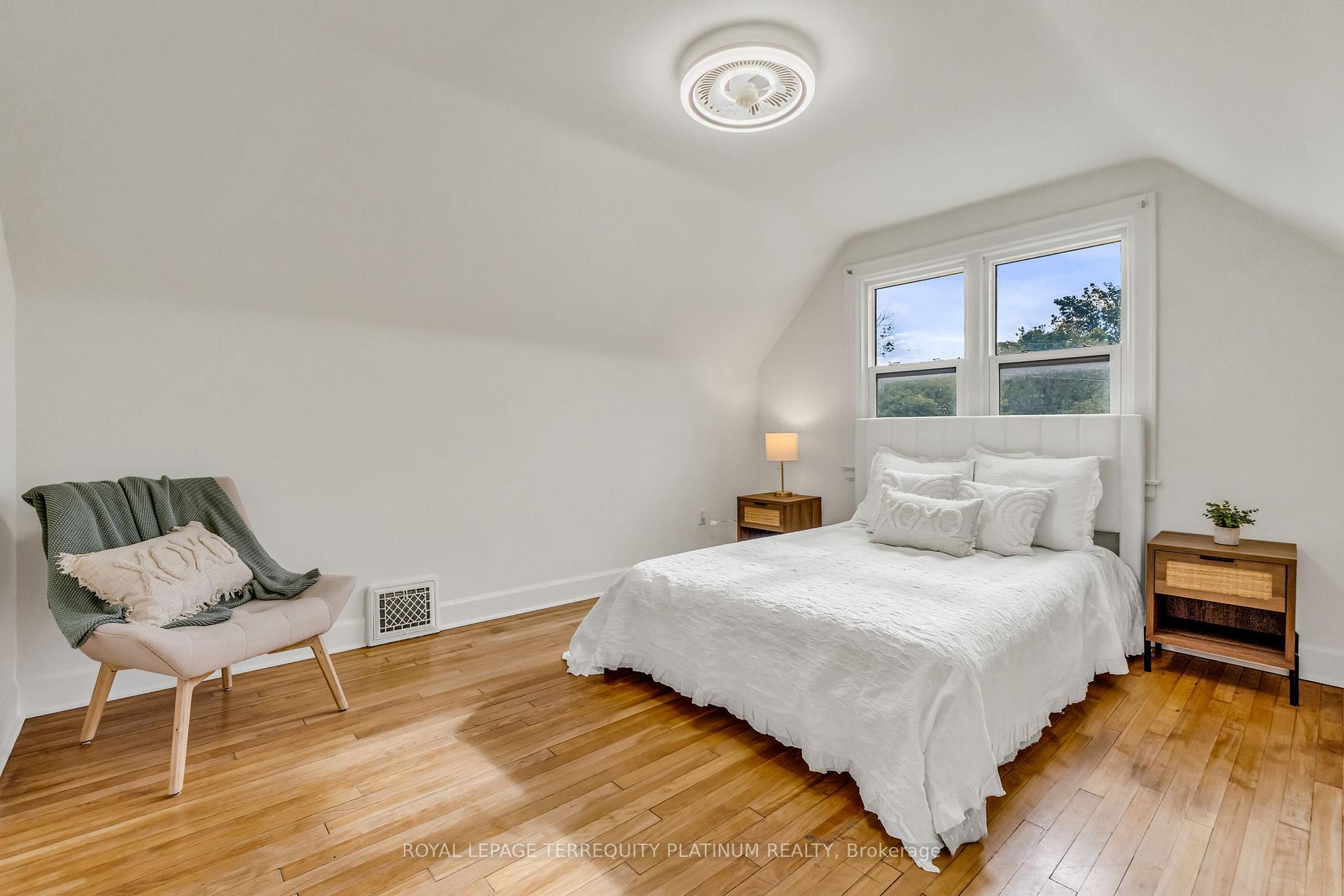 Photo 27 of 10 Locarno Avenue, Hamilton, Hamilton Beach — HOMEH