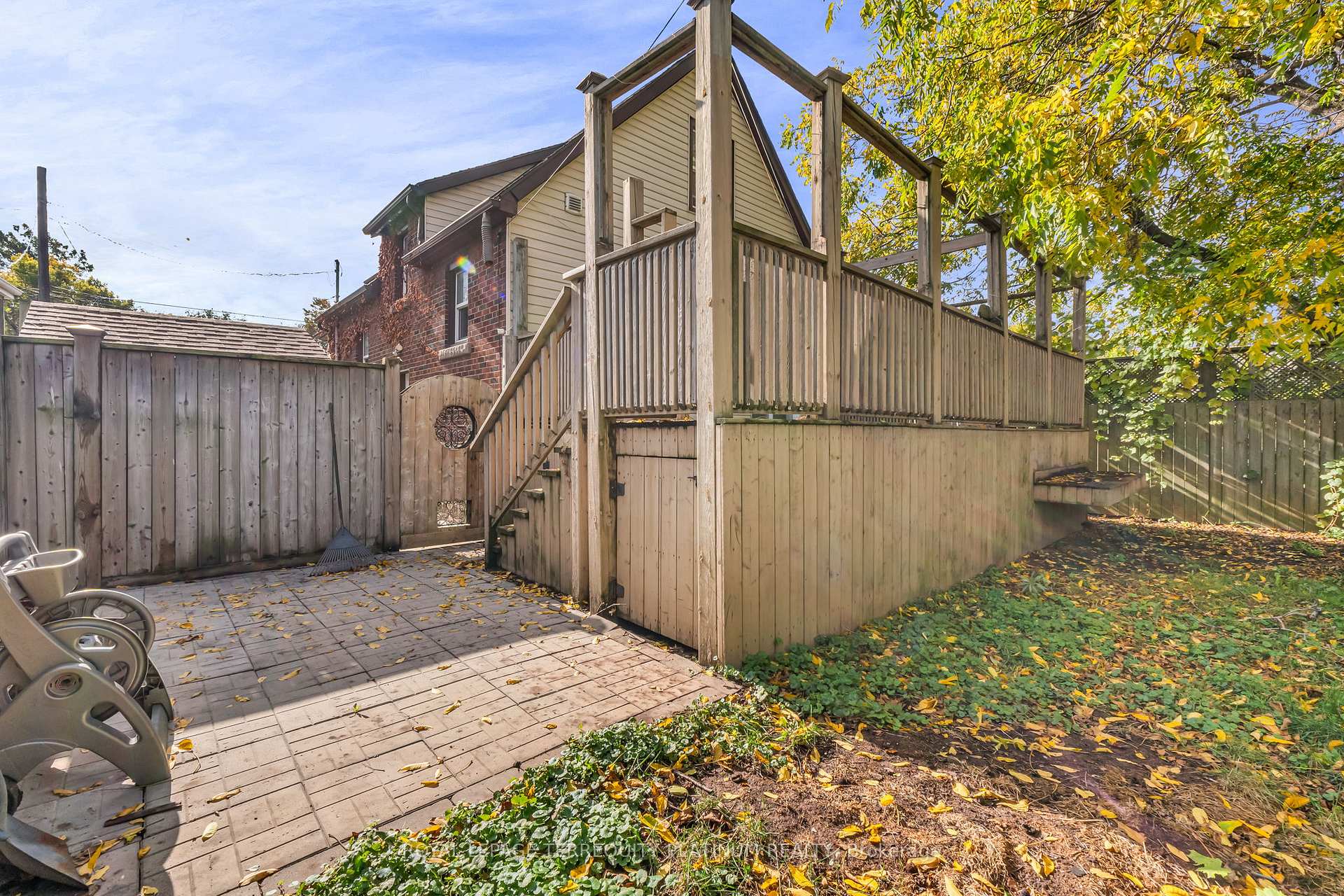 Photo 33 of 10 Locarno Avenue, Hamilton, Hamilton Beach — HOMEH