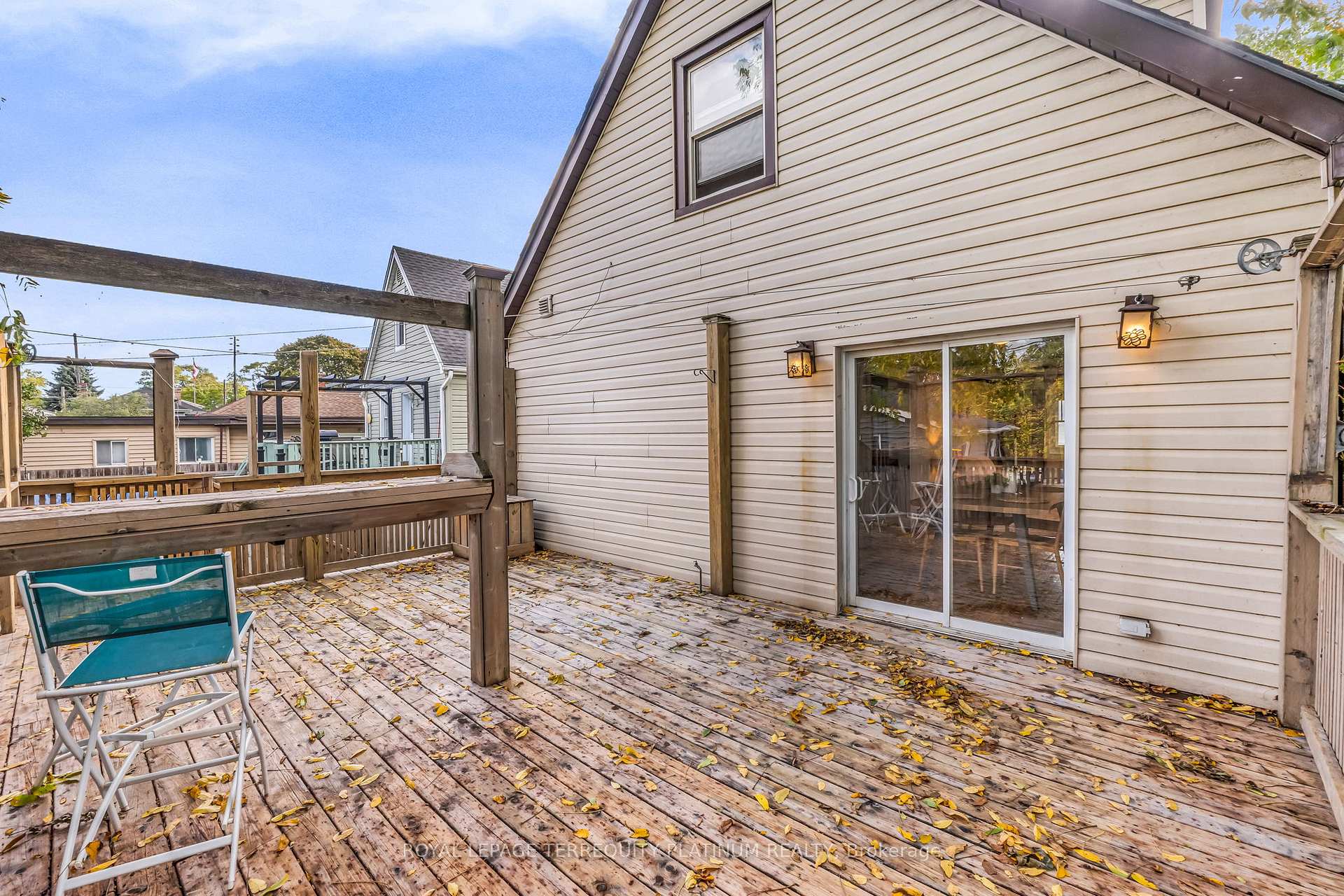 Photo 38 of 10 Locarno Avenue, Hamilton, Hamilton Beach — HOMEH
