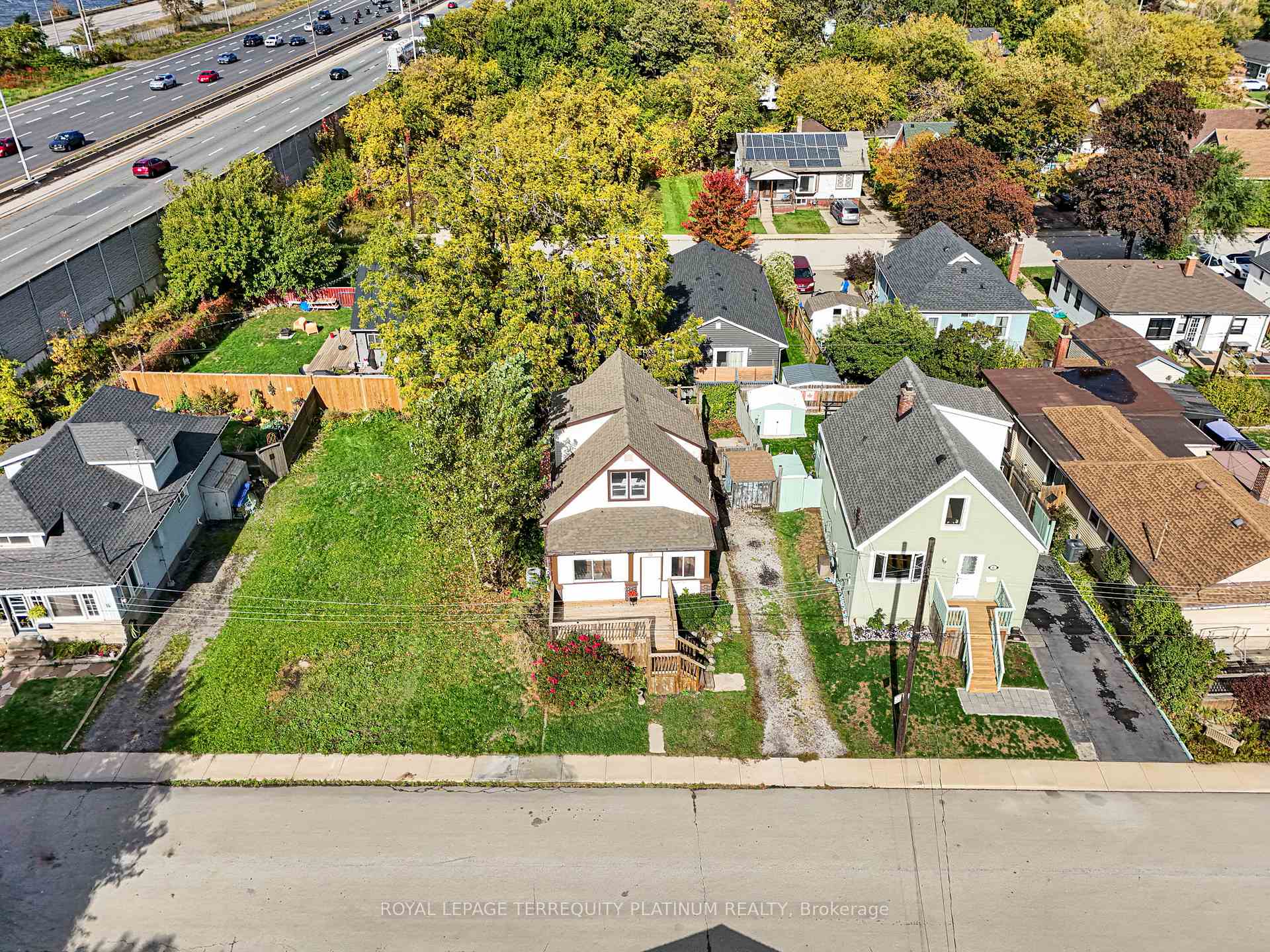 Photo 44 of 10 Locarno Avenue, Hamilton, Hamilton Beach — HOMEH