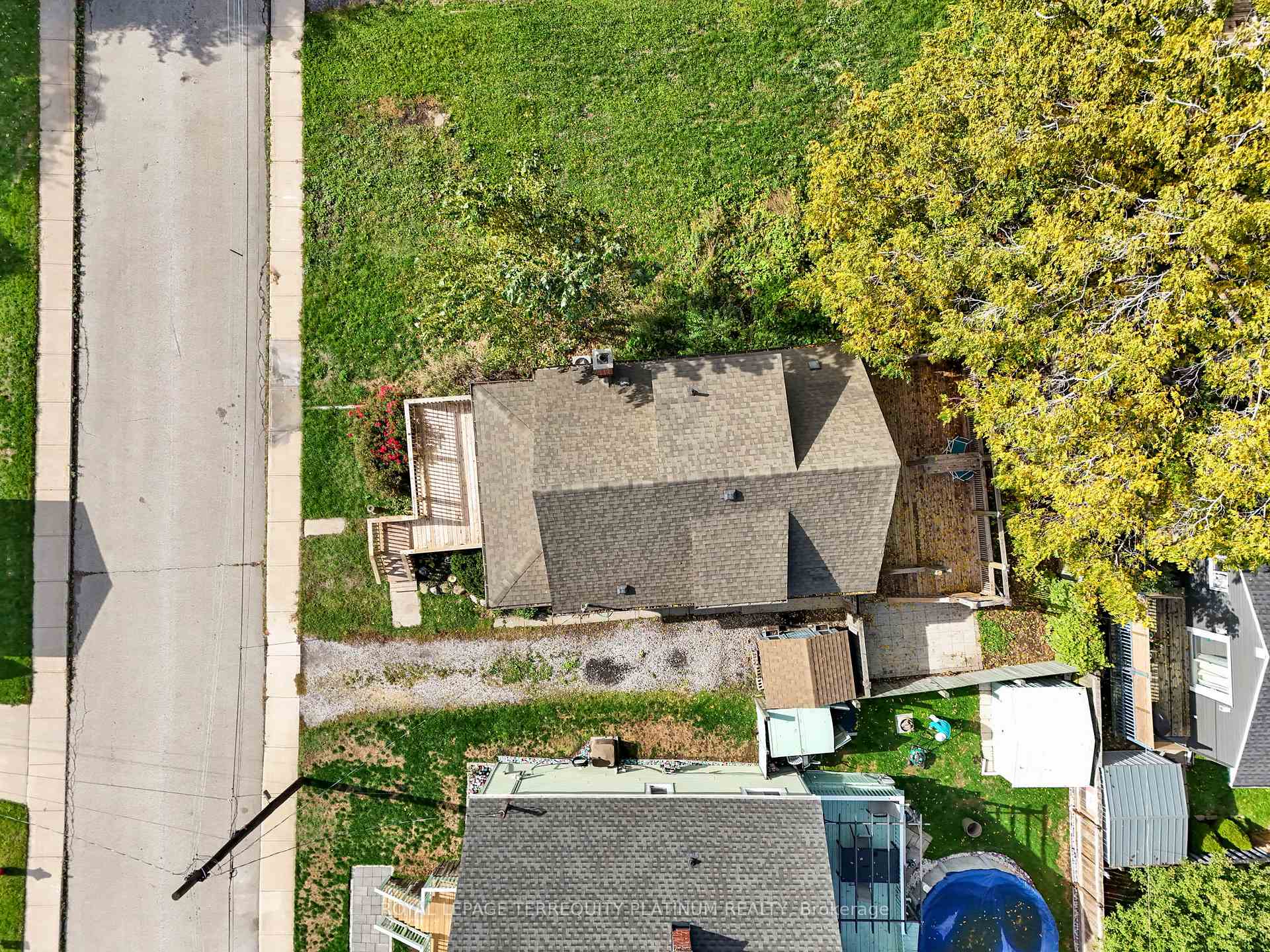 Photo 45 of 10 Locarno Avenue, Hamilton, Hamilton Beach — HOMEH