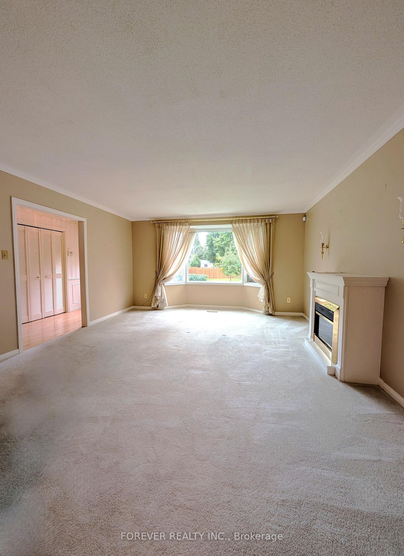 Photo 3 of 19 Portal Crescent, London, North C — HOMEH