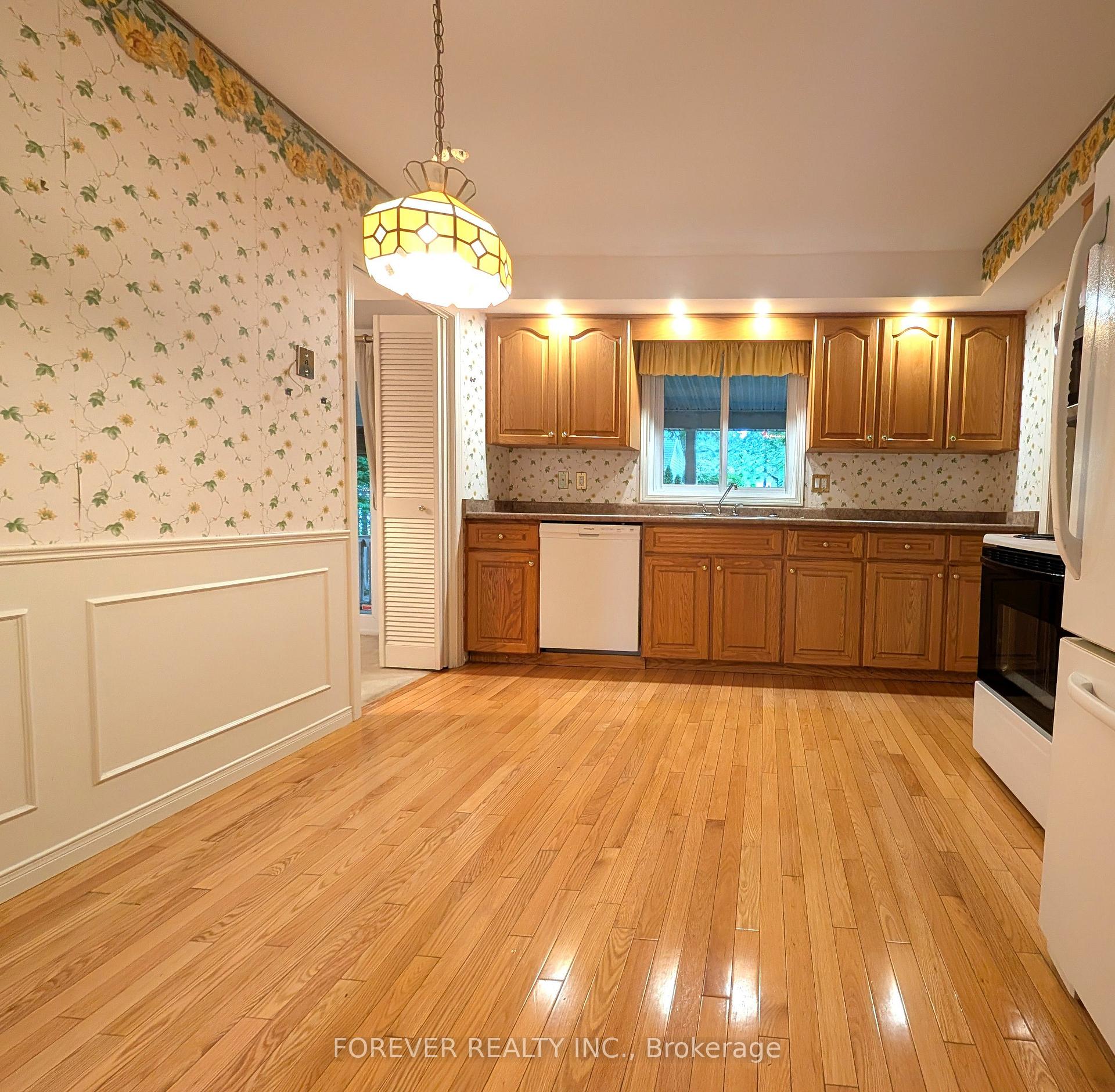 Photo 7 of 19 Portal Crescent, London, North C — HOMEH