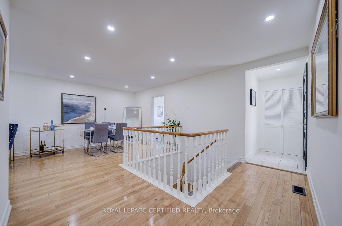 Photo 4 of 79 Samson Crescent, Scarborough, Woburn — HOMEH