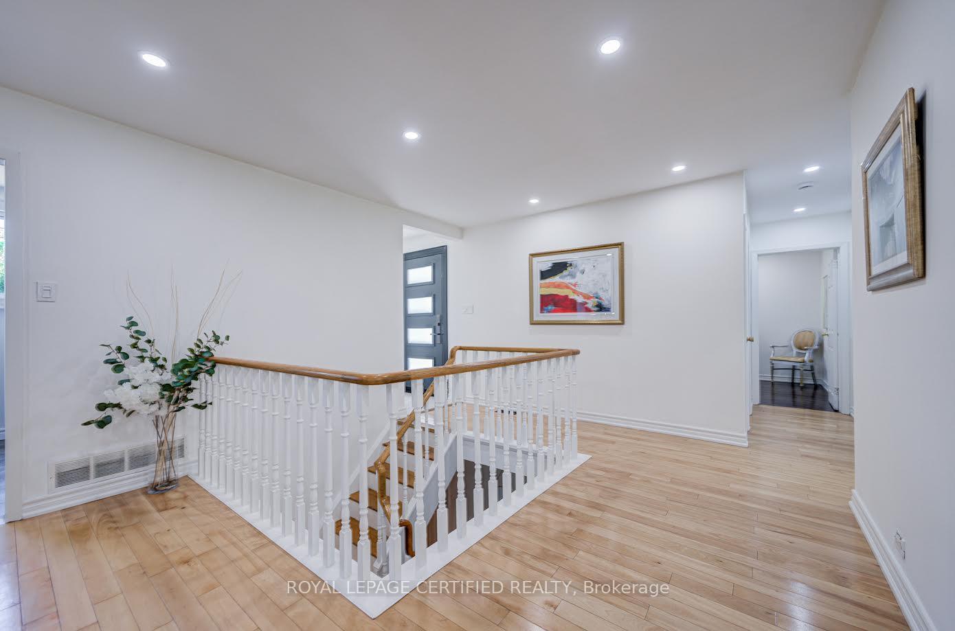 Photo 7 of 79 Samson Crescent, Scarborough, Woburn — HOMEH