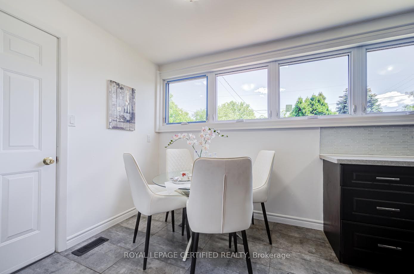 Photo 12 of 79 Samson Crescent, Scarborough, Woburn — HOMEH
