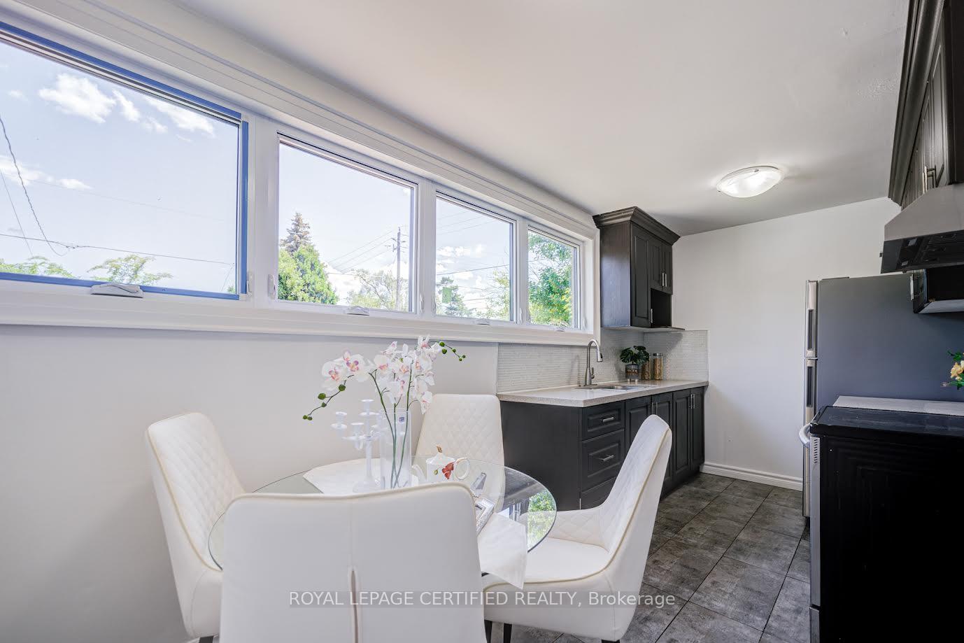 Photo 13 of 79 Samson Crescent, Scarborough, Woburn — HOMEH