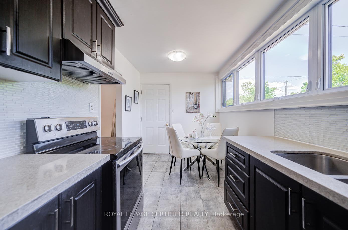 Photo 16 of 79 Samson Crescent, Scarborough, Woburn — HOMEH