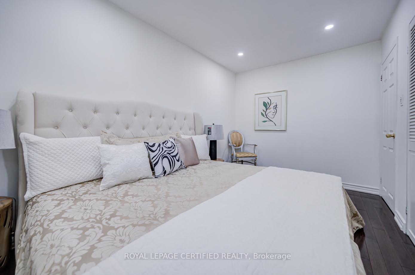 Photo 24 of 79 Samson Crescent, Scarborough, Woburn — HOMEH