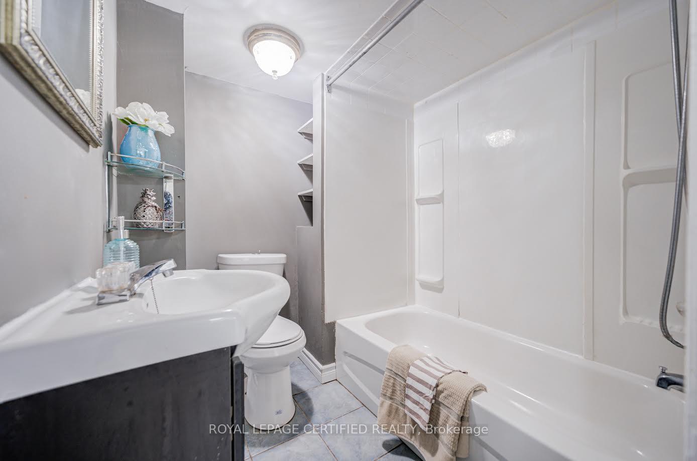 Photo 42 of 79 Samson Crescent, Scarborough, Woburn — HOMEH