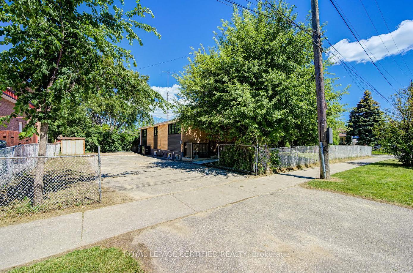 Photo 48 of 79 Samson Crescent, Scarborough, Woburn — HOMEH