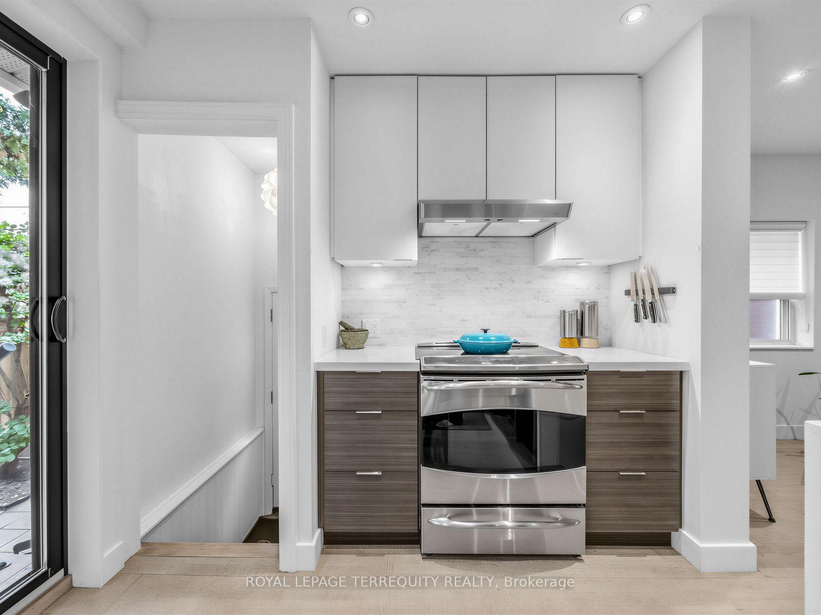 Photo 10 of 22 Montye Avenue, Toronto, Runnymede-Bloor West Village — HOMEH