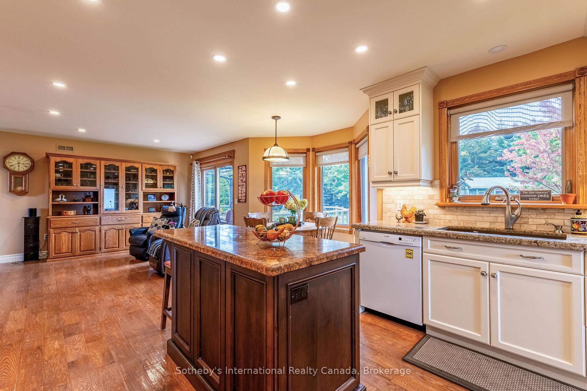 Photo 10 of 7262 12/13 Side Road, Clearview, Creemore — HOMEH