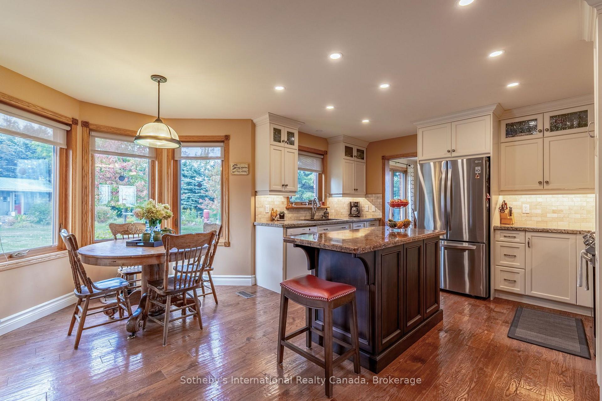 Photo 12 of 7262 12/13 Side Road, Clearview, Creemore — HOMEH