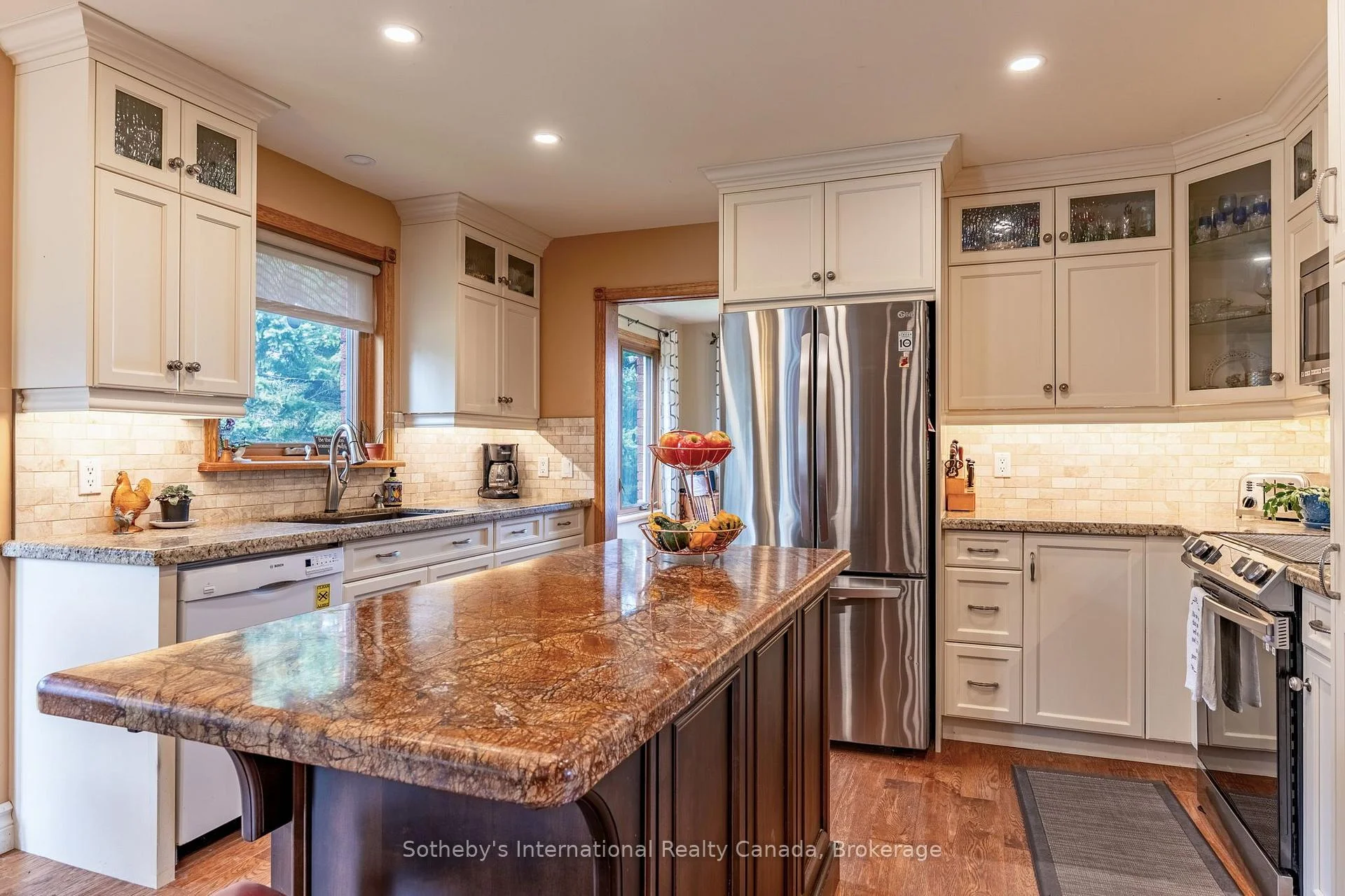 Photo 15 of 7262 12/13 Side Road, Clearview, Creemore — HOMEH