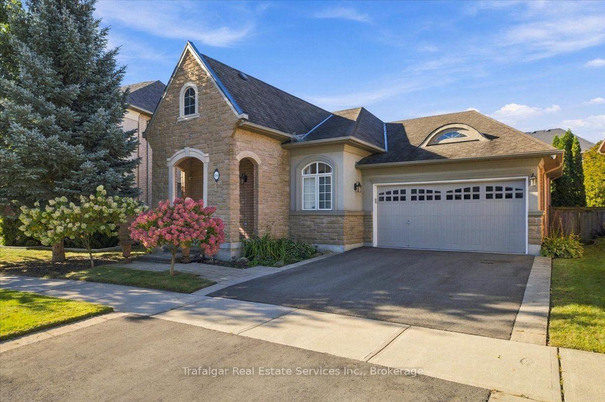 Photo 2 of 208 Butterfly Lane, Oakville, Bronte — HOMEH