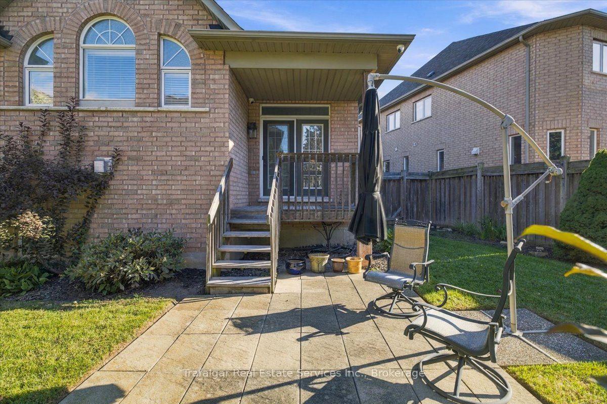 Photo 8 of 208 Butterfly Lane, Oakville, Bronte — HOMEH